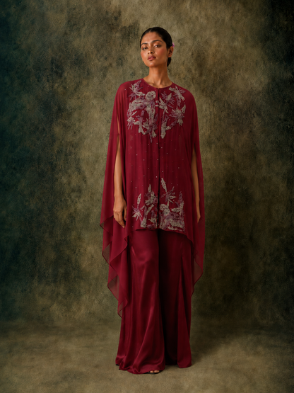 The Murmur Cape Set