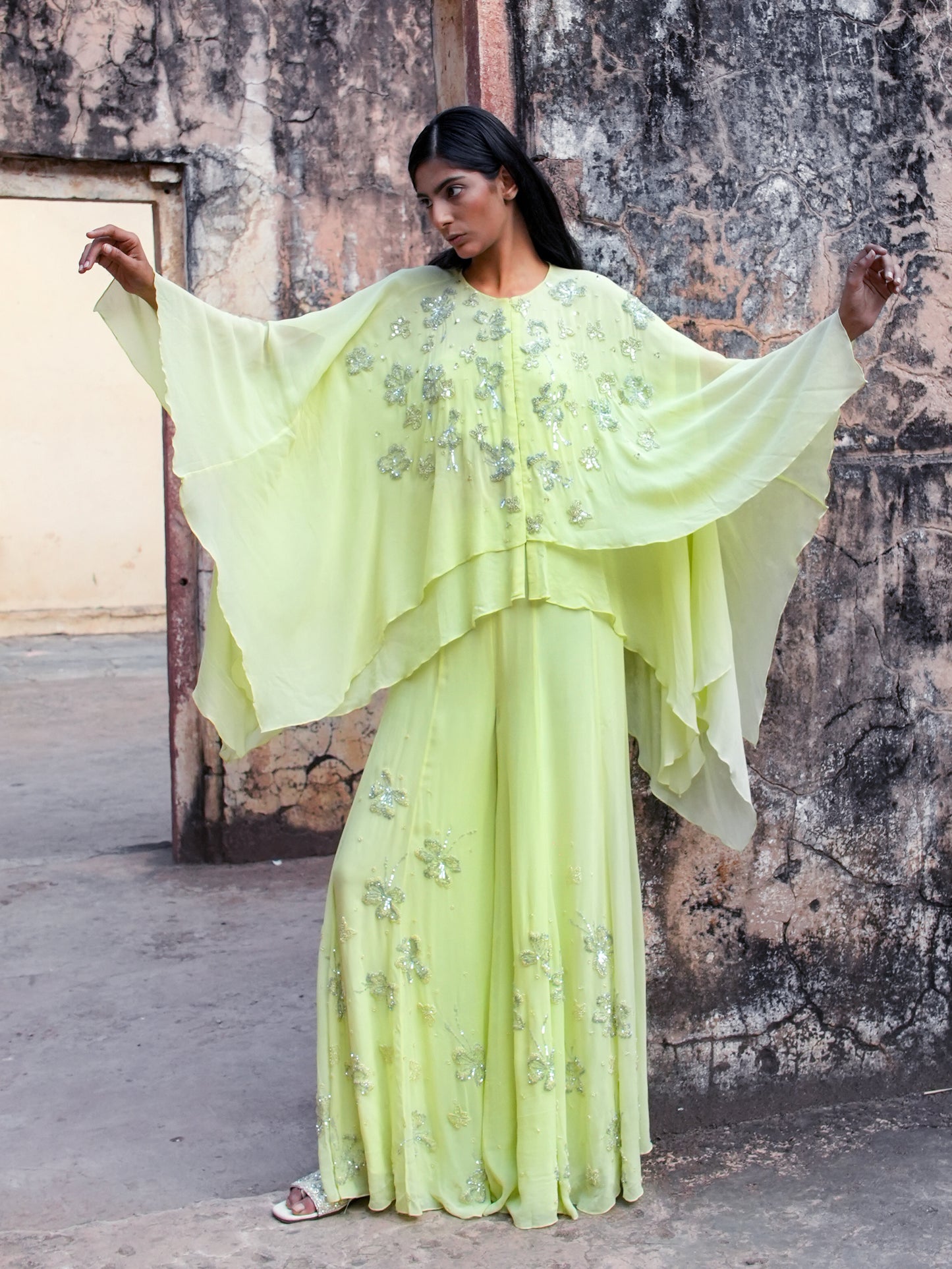 The Cascade Cape Set Lime
