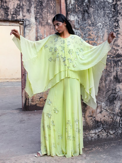 The Cascade Cape Set Lime